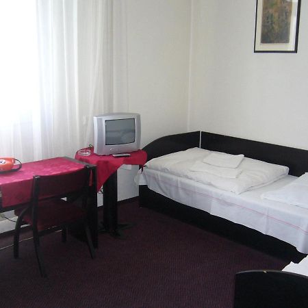 Hotel Posta Benesov  Chambre photo