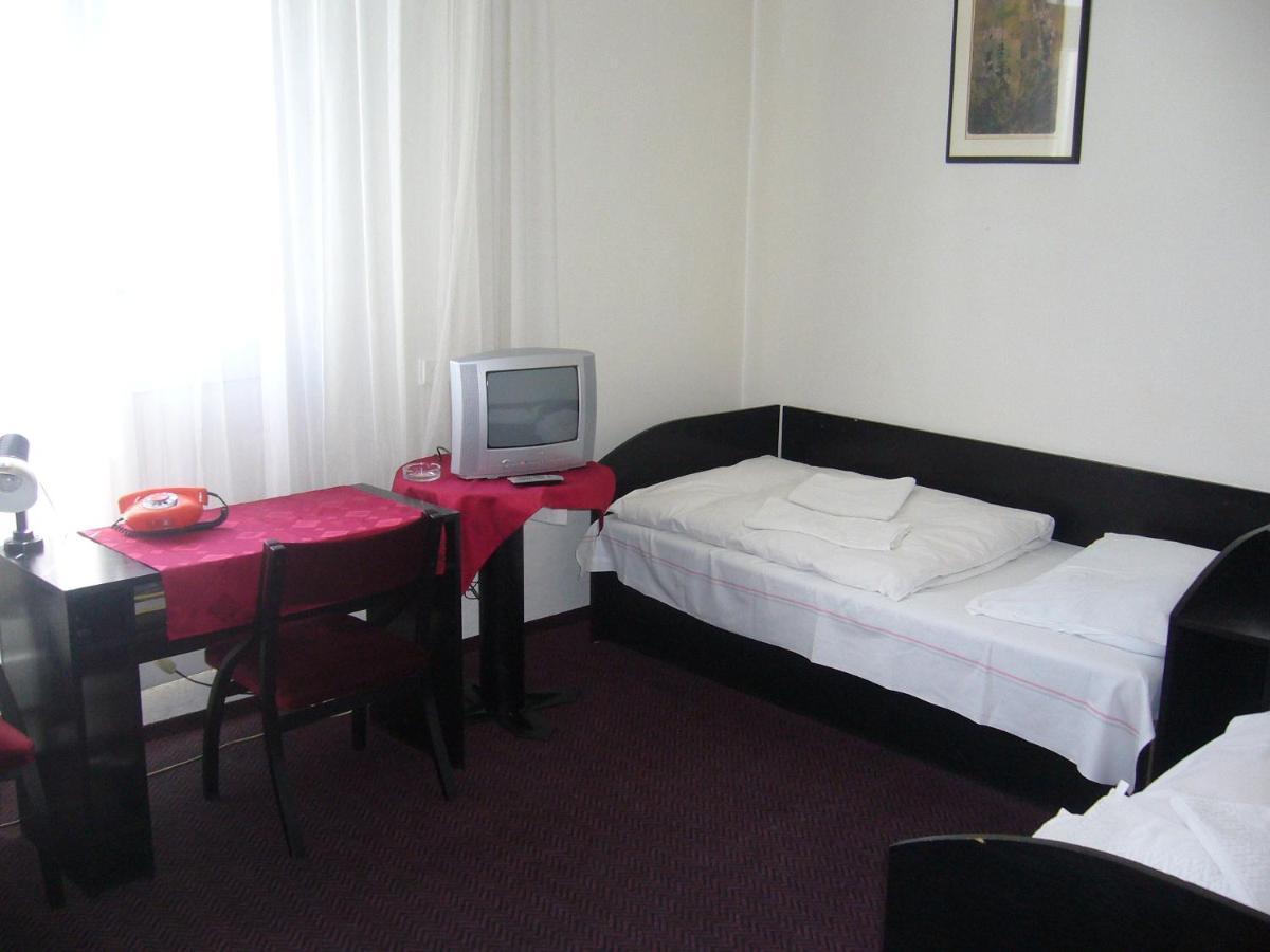 Hotel Posta Benesov  Chambre photo