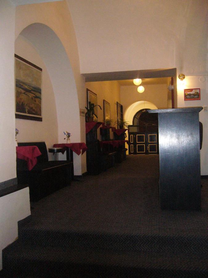 Hotel Posta Benesov  Extérieur photo