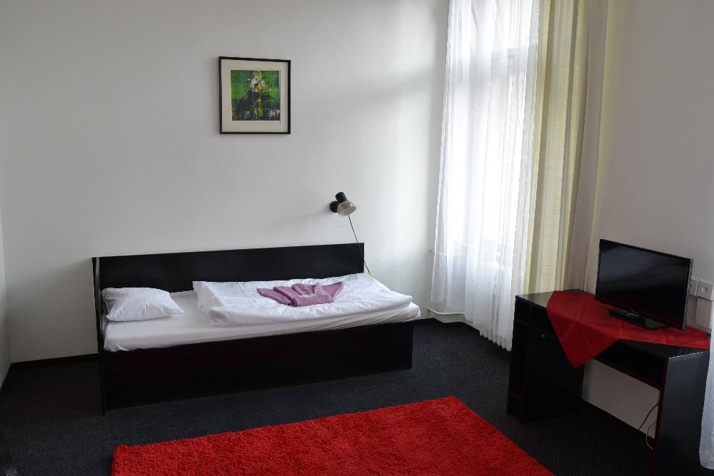 Hotel Posta Benesov  Extérieur photo