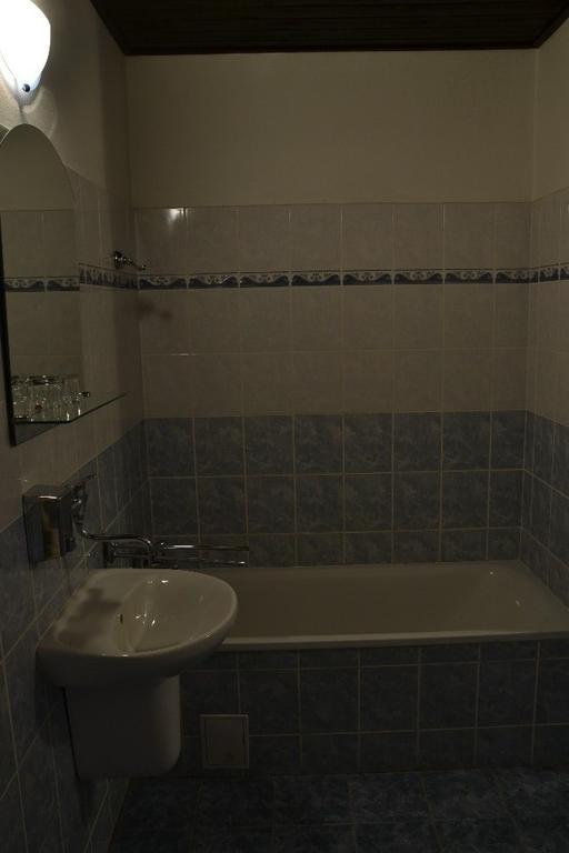 Hotel Posta Benesov  Extérieur photo