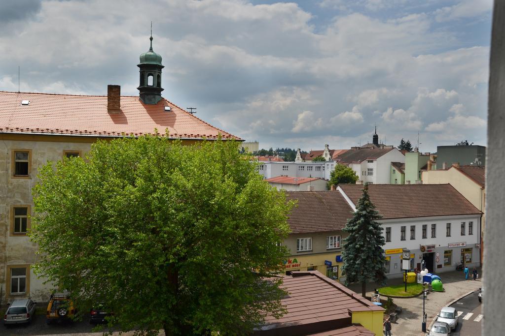 Hotel Posta Benesov  Extérieur photo