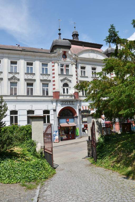 Hotel Posta Benesov  Extérieur photo